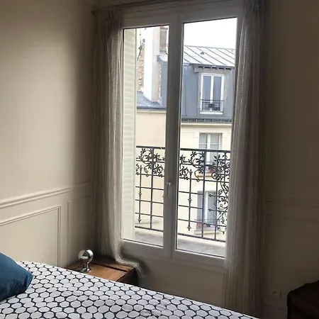 2 Pieces Lumineux Avec Balcon Filant Apartment
